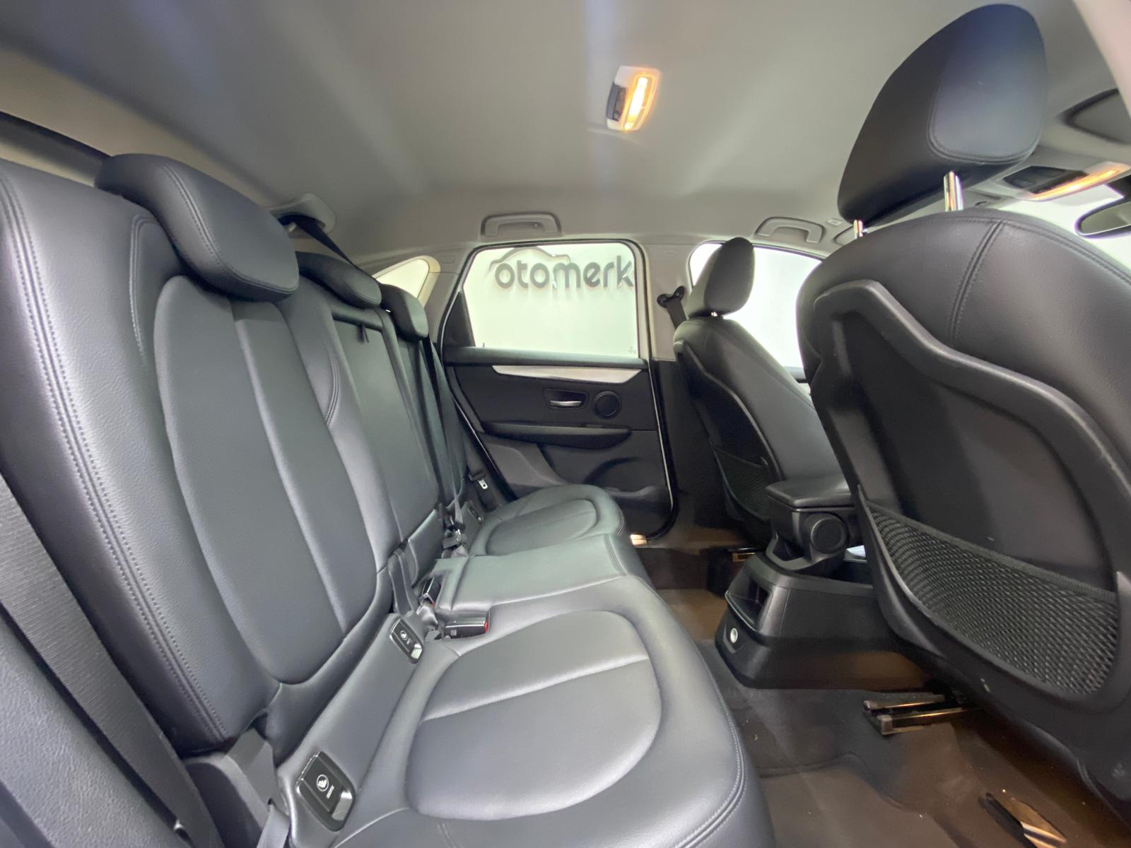 BMW 216d 16